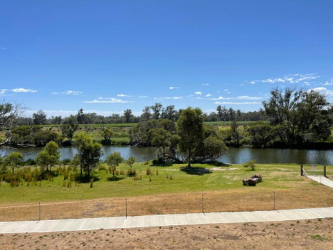 Stirling Estate Chalets - Hervey Bay Accommodation 2