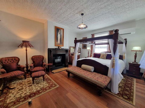 Storekeepers Cottage Guesthouse - Tourism Hervey Bay 3