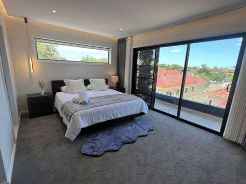 Stylish Serenity At Sunrise - Hervey Bay Accommodation 0