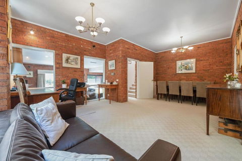 Surrey On The Park - Hervey Bay Accommodation 3
