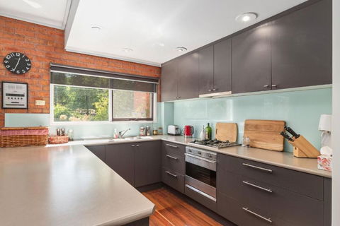 Surrey On The Park - Hervey Bay Accommodation 2