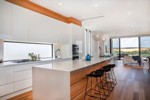 SUNSET CLIFFS Luxury Stay At Maslin Beach - Hervey Bay Accommodation 3