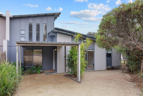 Tahiti Cape Woolamai - Hervey Bay Accommodation 3