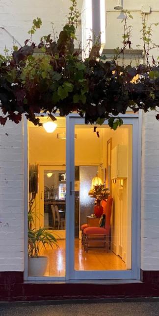 The Barkly Bistro Bar & Accommodation - Tourism Hervey Bay 1