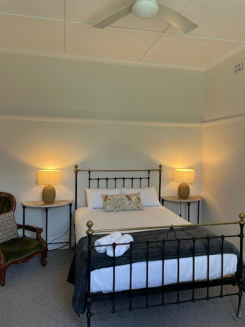 The Bolt Inn - Hervey Bay Accommodation 1