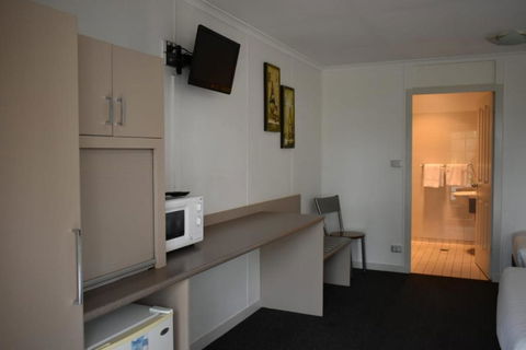 The Edge Motel - Hervey Bay Accommodation 2