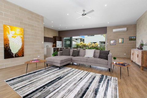 BEACHSIDE HAVEN - Hervey Bay Accommodation 1