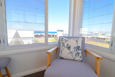 Beachside Oasis - Hervey Bay Accommodation 3