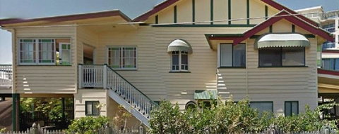 Beachside Queenslander - Hervey Bay Accommodation 2