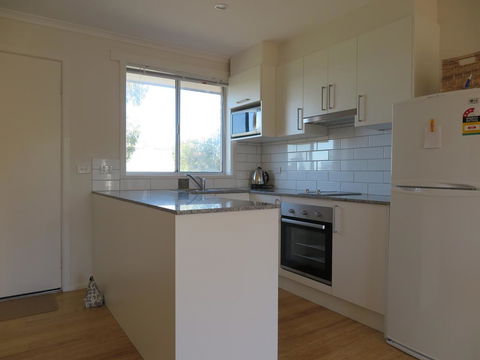 Beachside Rest - Hervey Bay Accommodation 3
