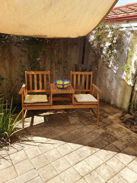 Beachside Retreat - Hervey Bay Accommodation 3