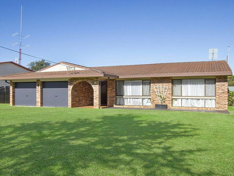 Beachway - Beach Access At End Of Street - Hervey Bay Accommodation 0