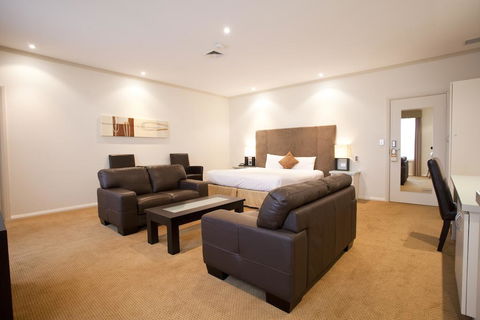 Beau Monde International - Hervey Bay Accommodation 1