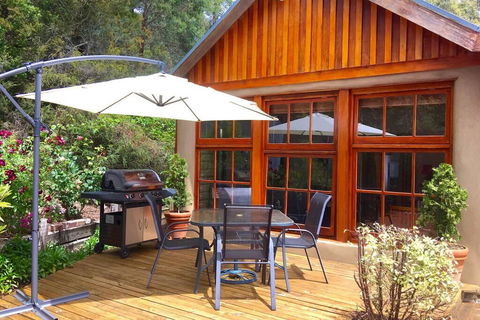 BEAUTIFUL RETREAT - 20 Mins To CBD And Only 10 Mins To MONA! - Hervey Bay Accommodation 1