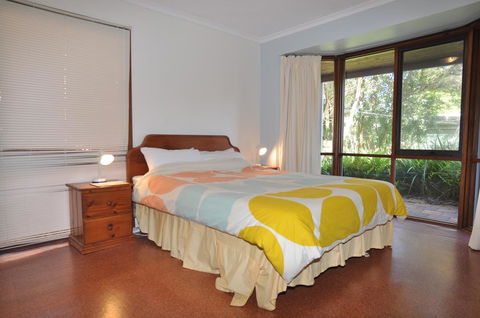 BEECHWOOD - SURF SIDE - Hervey Bay Accommodation 1