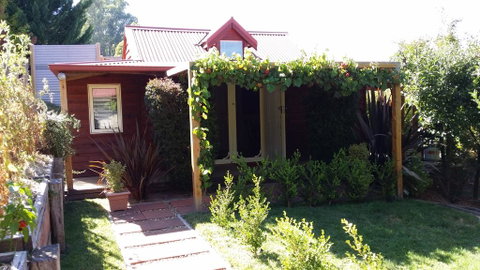 Bella Rouge Cottage Bright - Hervey Bay Accommodation 2