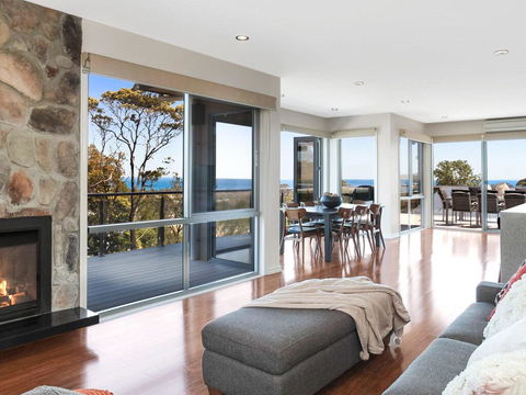 Bella Vista - Simply Stunning, Amazing Panoramic Bay Views! - Hervey Bay Accommodation 2