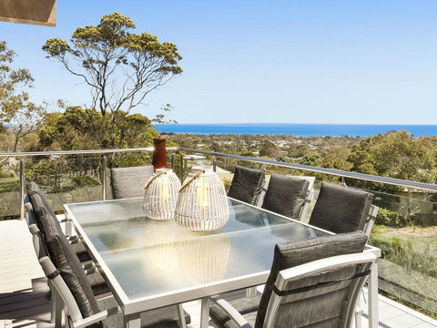 Bella Vista - Simply Stunning, Amazing Panoramic Bay Views! - Hervey Bay Accommodation 3