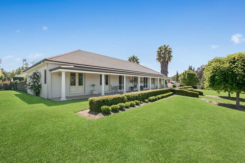 Bellfield House Mudgee - Hervey Bay Accommodation 0
