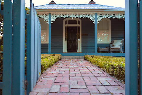 Belmont At Beechworth 2 Bedrooms, 2 Bathrooms, 2 Couples - Tourism Hervey Bay 1