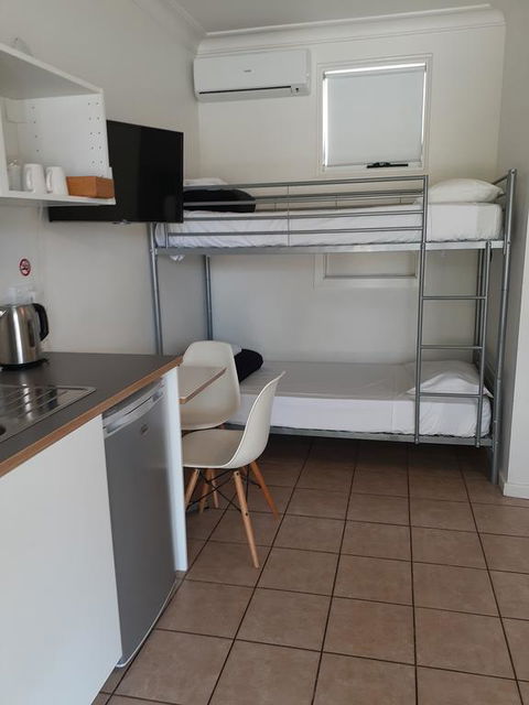 Belmont Palms Motel - Tourism Hervey Bay 2