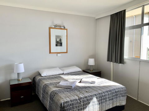 Bermagui Beach Hotel - Hervey Bay Accommodation 2