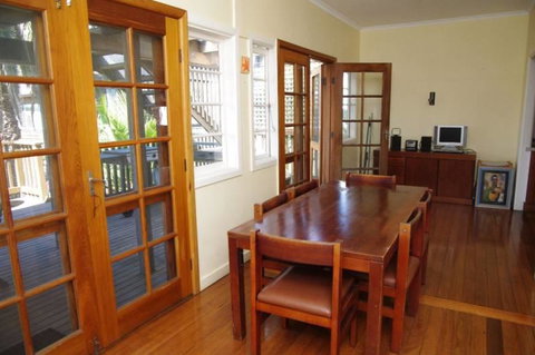 Berry, 16 East Street - Hervey Bay Accommodation 2