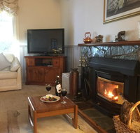 Bessie's Cottage - Hervey Bay Accommodation