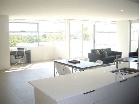 Best Western Plus The Tudor Box Hill - Hervey Bay Accommodation 1