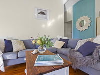 Between 2 Beaches - comfortable private sanctuary