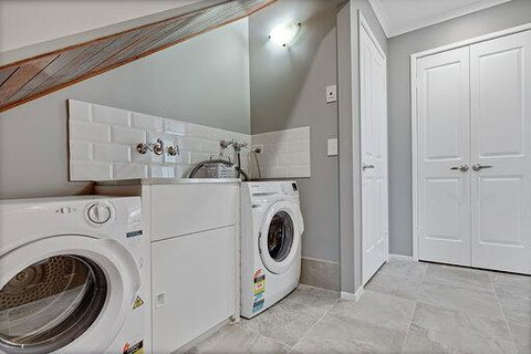 Beulah House Luxurious Accommodation - Hervey Bay Accommodation 3