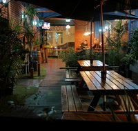 Bev and Mick's International Backpackers at Mcmahon's - Tourism Hervey Bay