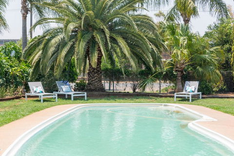 Billabong Motel - Hervey Bay Accommodation 1