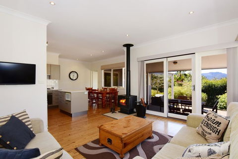 Bimbadeen - Comfortable Country Styled House! - Tourism Hervey Bay 1