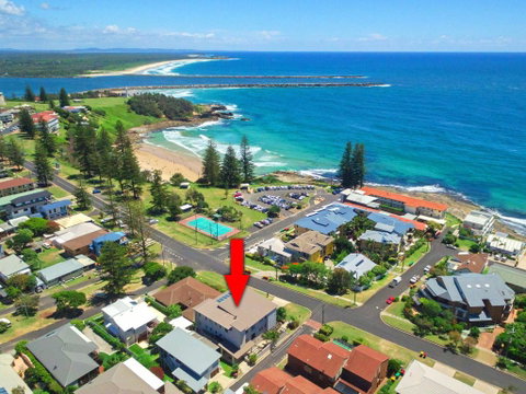 Bimbadeen Unit 3 - Across From The Beach - Lift In Complex - Hervey Bay Accommodation 0