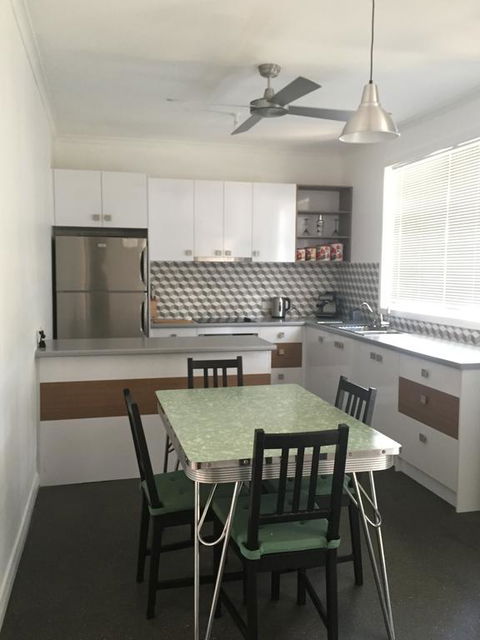Black Cat Retreat Holiday Home - Tourism Hervey Bay 3