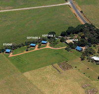 Black Cockatoo Cottages - Hervey Bay Accommodation