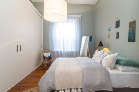 Blackbird At Arlo's - The Heart Of Glenelg - Wifi - Hervey Bay Accommodation 3