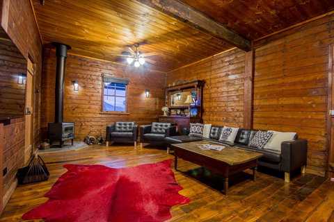 Blaxland's Cottage - Hervey Bay Accommodation 2