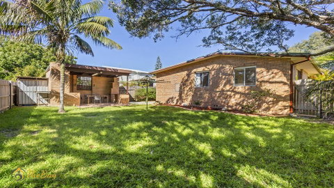 Blue Fish - 41 Boulder Bay Road - Hervey Bay Accommodation 1