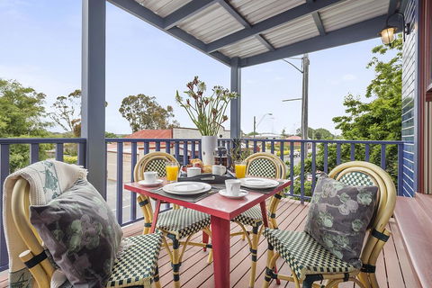 Blue Rosella On Piper - Hervey Bay Accommodation 3
