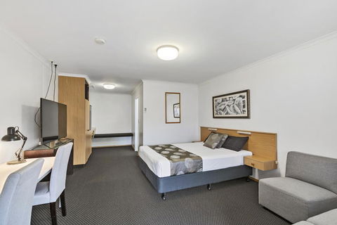 Blue Shades Motel - Hervey Bay Accommodation 0