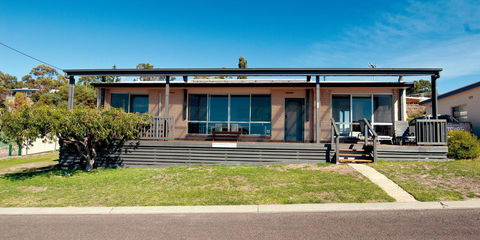 Blue Wren Beach House - Tourism Hervey Bay 1