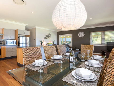 Bluewater - Riverfront Location With Water Views - Hervey Bay Accommodation 3
