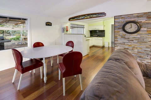 Bluff View River House - Stunning Riverfront - Hervey Bay Accommodation 2