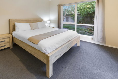 Bluff View River House - Stunning Riverfront - Hervey Bay Accommodation 1