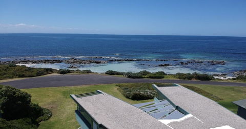 Boathouse - Nearly In The Water And Wonderful Views - Hervey Bay Accommodation 0