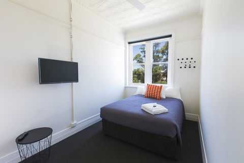 Boatrowers Hotel Stockton - Tourism Hervey Bay 1