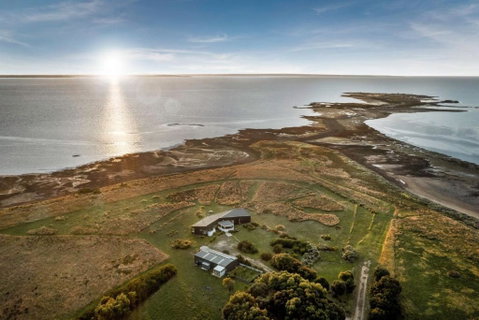 The Point Bass Coast - Hervey Bay Accommodation 0