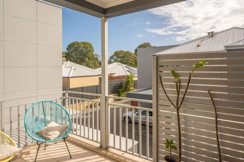 The Nordic Nook - A Relaxed Redcliffe Stay - Hervey Bay Accommodation 1